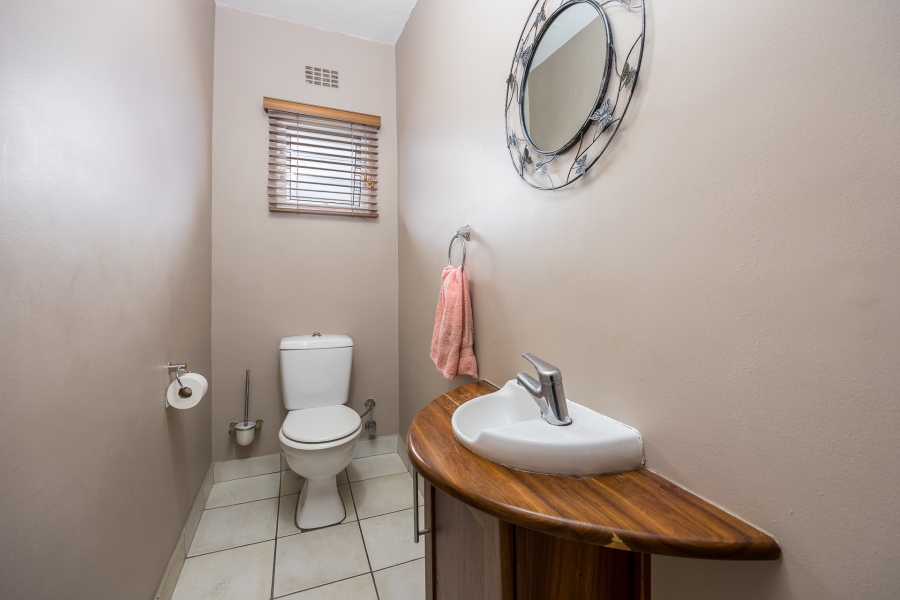 5 Bedroom Property for Sale in Rouxville Western Cape